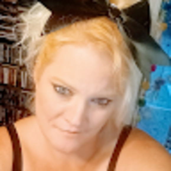 Meet your Posher, Janette - Picture 1 of 1